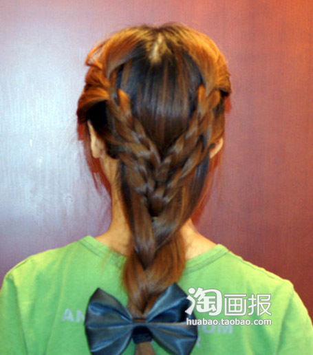 <em>小女孩扎头发</em>的方法长假出游~适合不同场合的