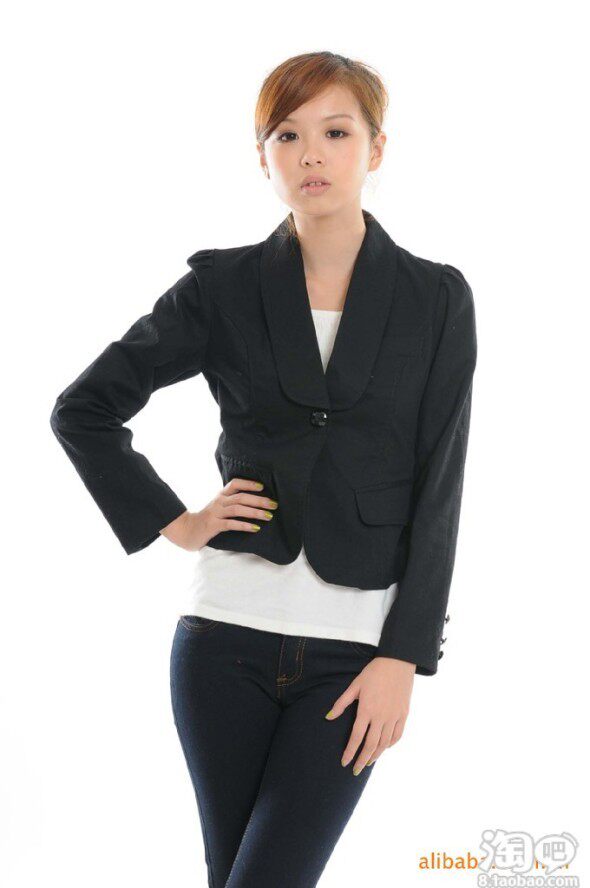 求购<em>配</em>下图<em>黑衣服</em>穿的上衣,<em>开衫</em>,西装等等。–