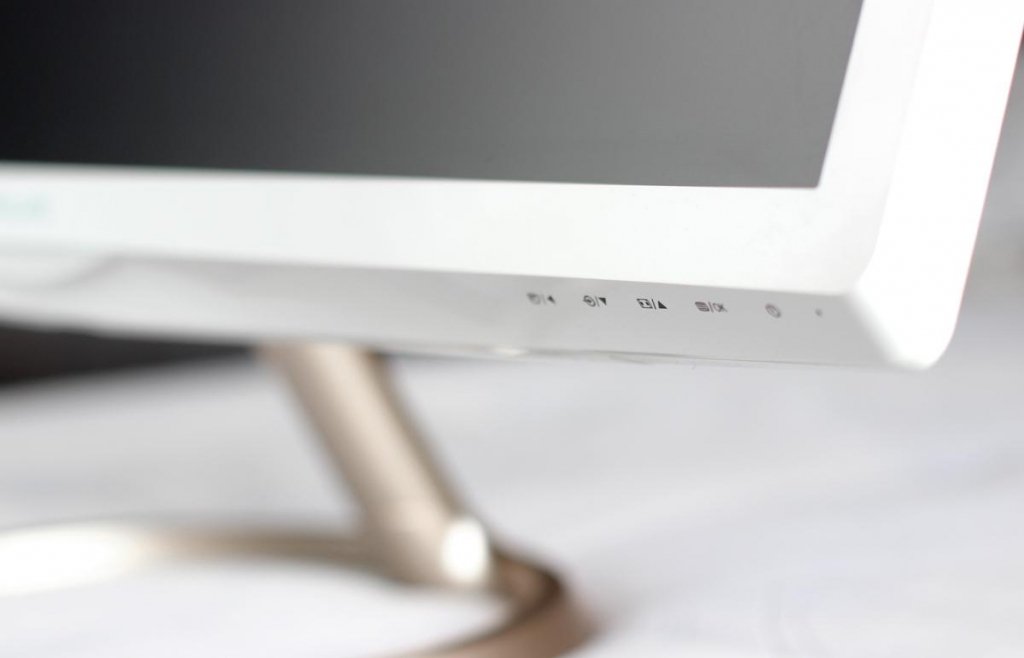 不一样的量子点技术体验飞利浦276E6ADSW显示器深度解析