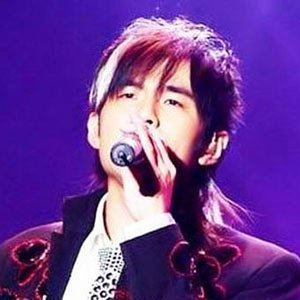 盘点:明星们的十种梨脸适合的发型<em>头发</em>颜色_太