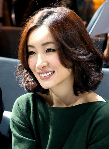 清纯到妩媚秦海璐戏里戏<em>如何梳出漂亮的发型</em>外